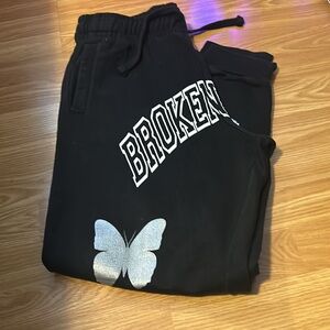 Broken souls sweatpants